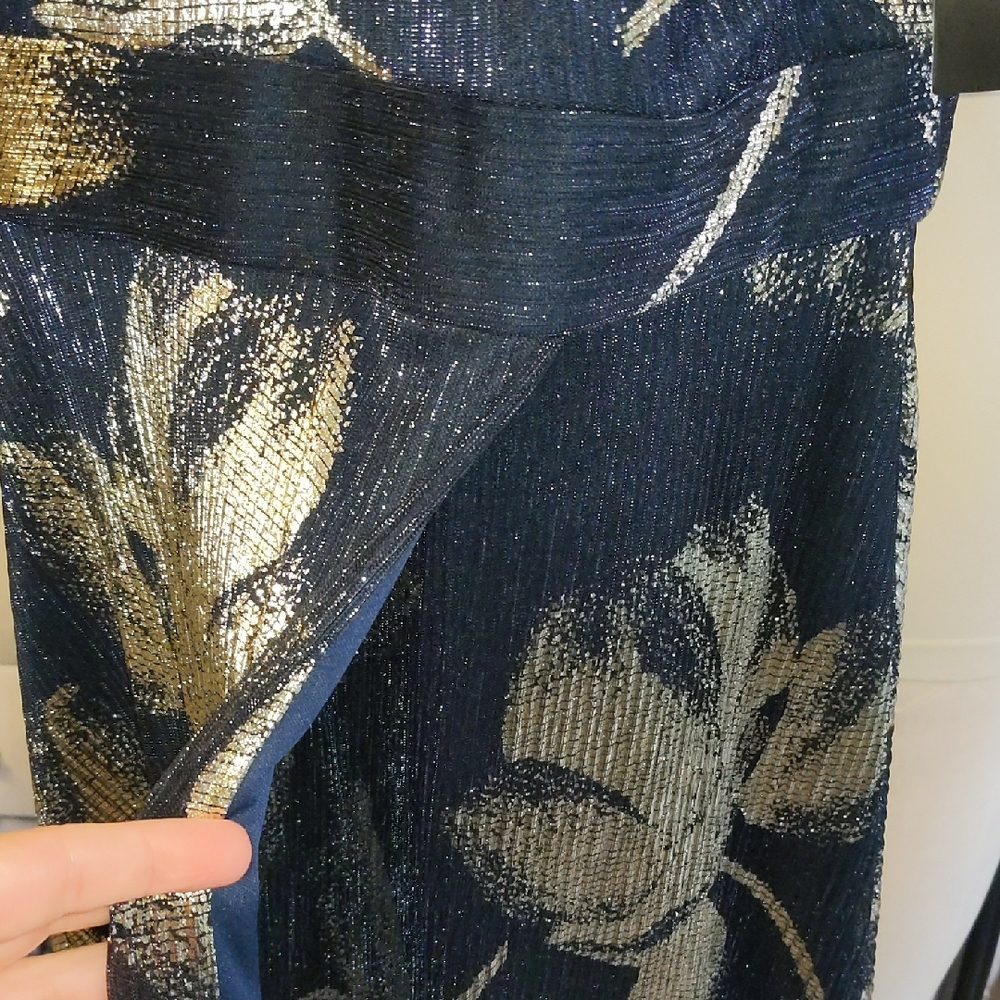 NWT! Betsy & Adam, Women's Metallic Print Halter Gown, Navy, Gold, Sz. 10 - Picture 9 of 10